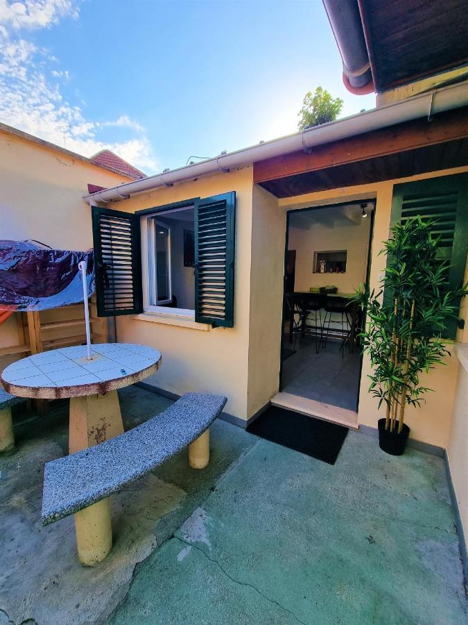 Petite Maison Au Calme Épinay-sur-Seine Εξωτερικό φωτογραφία